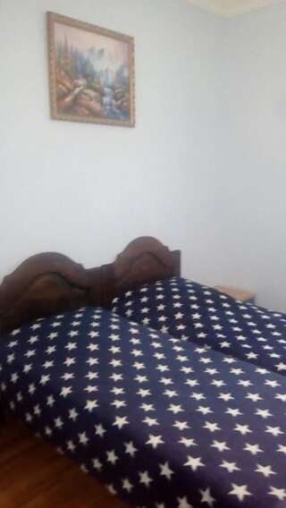 Гостевой дом Guesthouse Gia Кобулети Трехместный номер с собственной ванной комнатой-1